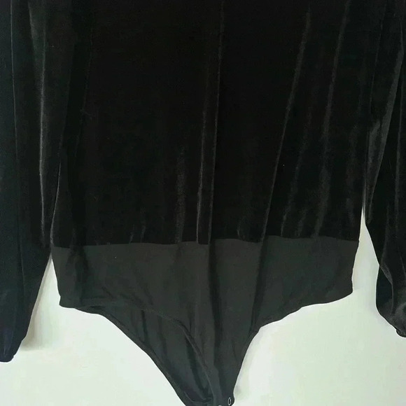 Torrid Soft Velvet Stretch V-Neckline Long Sleeve Bodysuit - Picture 6 of 9